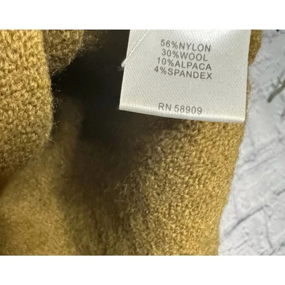 Chelsea & Violet Alpaca wool blend green sweater. - Picture 7 of 8